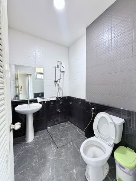 ซ.จามจุรี สุขาภิบาล 5 ซอย 5 แยก 21, กรุงเทพ, สุขาภิบาล ๕, ท่าแร้ง, บางเขน, กรุงเทพ, 300 ตร.ม., ทาวน์เฮ้าส์ ขาย, โดย กรวิภา ประสิทธิ์สุข, 500235006 - DDproperty.com