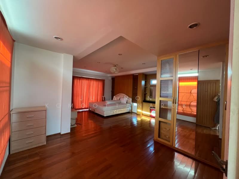 ขาย - ขายบ้านเดี่ยว 2 ชั้น ท่าผักซอย 4 พร้อมที่ดิน บิวท์อินทั้งหลัง เฟอร์นิเจอร์ครบ เดินทางสะดวก, ราชบุรี