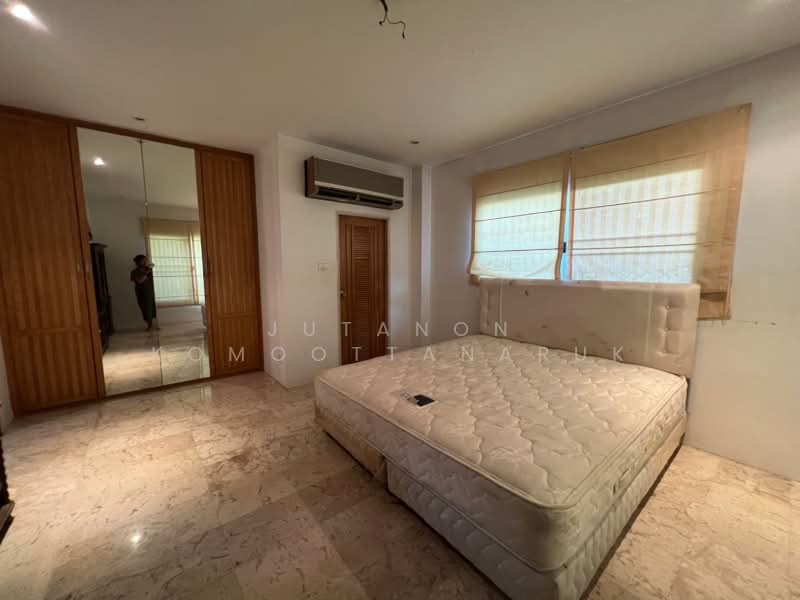 ขายบ้านเดี่ยว 2 ชั้น ท่าผักซอย 4 พร้อมที่ดิน บิวท์อินทั้งหลัง เฟอร์นิเจอร์ครบ เดินทางสะดวก, Ratchaburi, Don Kruai, Damnoen Saduak, Ratchaburi, 4 Bedrooms, 270 sqm, Single Detached House For Sale, by Jutanon Komoottanaruk, 500235016 - DDproperty.com