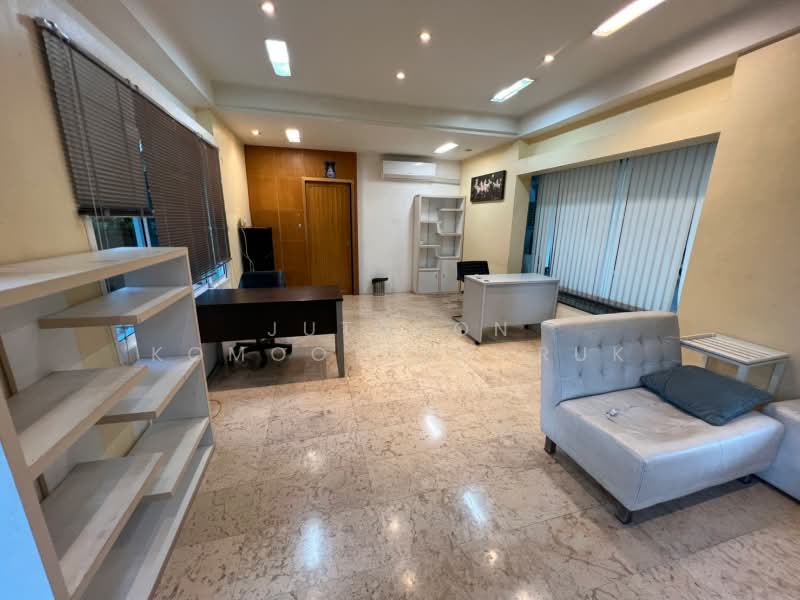 ขาย - ขายบ้านเดี่ยว 2 ชั้น ท่าผักซอย 4 พร้อมที่ดิน บิวท์อินทั้งหลัง เฟอร์นิเจอร์ครบ เดินทางสะดวก, ราชบุรี