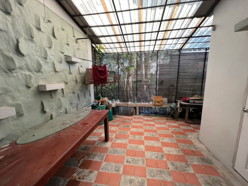 ขายบ้านเดี่ยว 2 ชั้น ท่าผักซอย 4 พร้อมที่ดิน บิวท์อินทั้งหลัง เฟอร์นิเจอร์ครบ เดินทางสะดวก, Ratchaburi, Don Kruai, Damnoen Saduak, Ratchaburi, 4 Bedrooms, 270 sqm, Single Detached House For Sale, by Jutanon Komoottanaruk, 500235016 - DDproperty.com