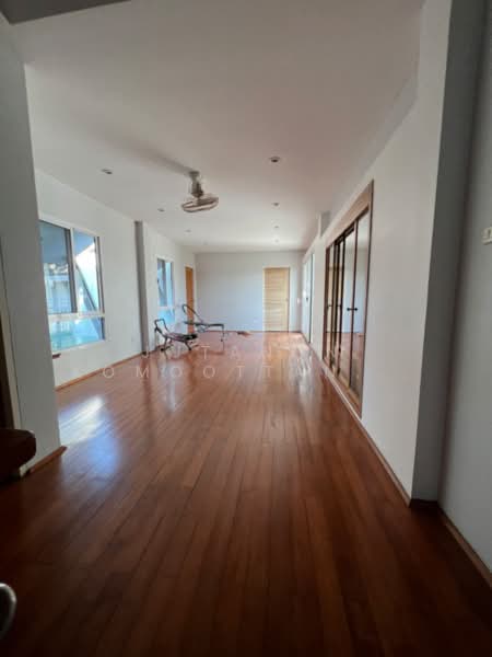 ขายบ้านเดี่ยว 2 ชั้น ท่าผักซอย 4 พร้อมที่ดิน บิวท์อินทั้งหลัง เฟอร์นิเจอร์ครบ เดินทางสะดวก, Ratchaburi, Don Kruai, Damnoen Saduak, Ratchaburi, 4 Bedrooms, 270 sqm, Single Detached House For Sale, by Jutanon Komoottanaruk, 500235016 - DDproperty.com