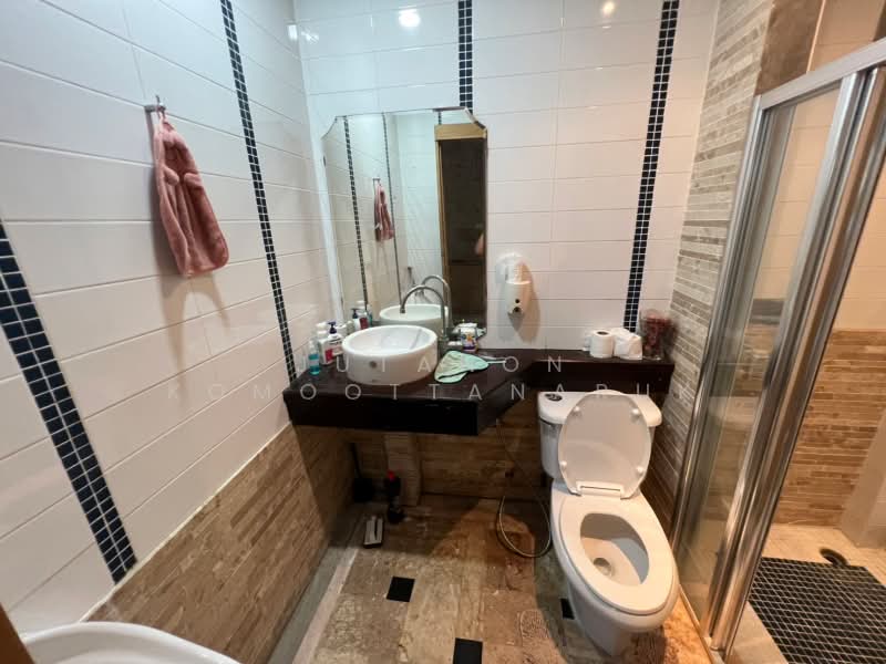 ขายบ้านเดี่ยว 2 ชั้น ท่าผักซอย 4 พร้อมที่ดิน บิวท์อินทั้งหลัง เฟอร์นิเจอร์ครบ เดินทางสะดวก, Ratchaburi, Don Kruai, Damnoen Saduak, Ratchaburi, 4 Bedrooms, 270 sqm, Single Detached House For Sale, by Jutanon Komoottanaruk, 500235016 - DDproperty.com