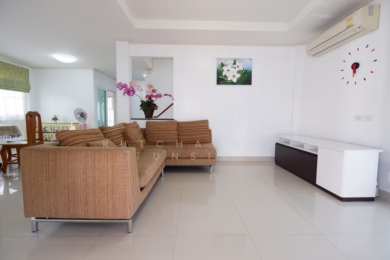 บ้านสวยในโครงการ ให้เช่า – ใกล้บิ๊กซีดอนจั่น เพียง 10 นาที ค่าเช่า 25,000 บาท / เดือน No.7H248, Chiang Mai, Tha Sa La, Muang Chiang Mai, Chiang Mai, 4 Bedrooms, 150 sqm, Single Detached House For Rent, by Rutchaporn Tunsiri, 500235019 - DDproperty.com