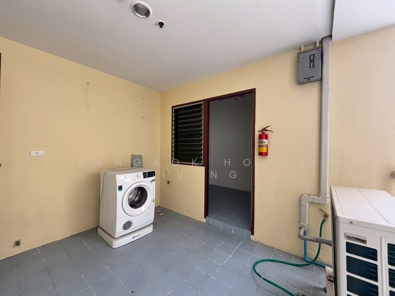 G.P. Grande Tower, Bangkok, 55 Sukhumvit 23, Khlongtoei Nua, Watthana, Bangkok, 3 Bedrooms, 260 sqm, Condo For Rent, by Bangkok House Living, 500235040 - DDproperty.com