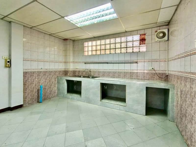 Sinphatthana 4, Nonthaburi, Talat Kwan, Muang Nonthaburi, Nonthaburi, 2 Bedrooms, 68 sqm, Townhouse For Sale, by สรภพ ยอดไชย (สีฝุ่น), 500235047 - DDproperty.com