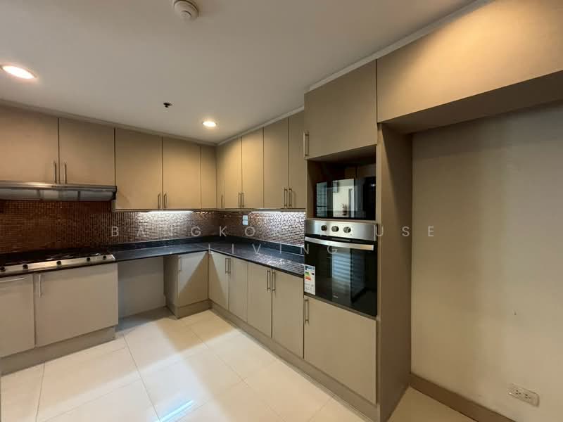 G.P. Grande Tower, Bangkok, 55 Sukhumvit 23, Khlongtoei Nua, Watthana, Bangkok, 3 Bedrooms, 260 sqm, Condo For Rent, by Bangkok House Living, 500235055 - DDproperty.com