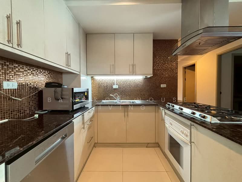 G.P. Grande Tower, Bangkok, 55 Sukhumvit 23, Khlongtoei Nua, Watthana, Bangkok, 3 Bedrooms, 180 sqm, Condo For Rent, by Bangkok House Living, 500235066 - DDproperty.com
