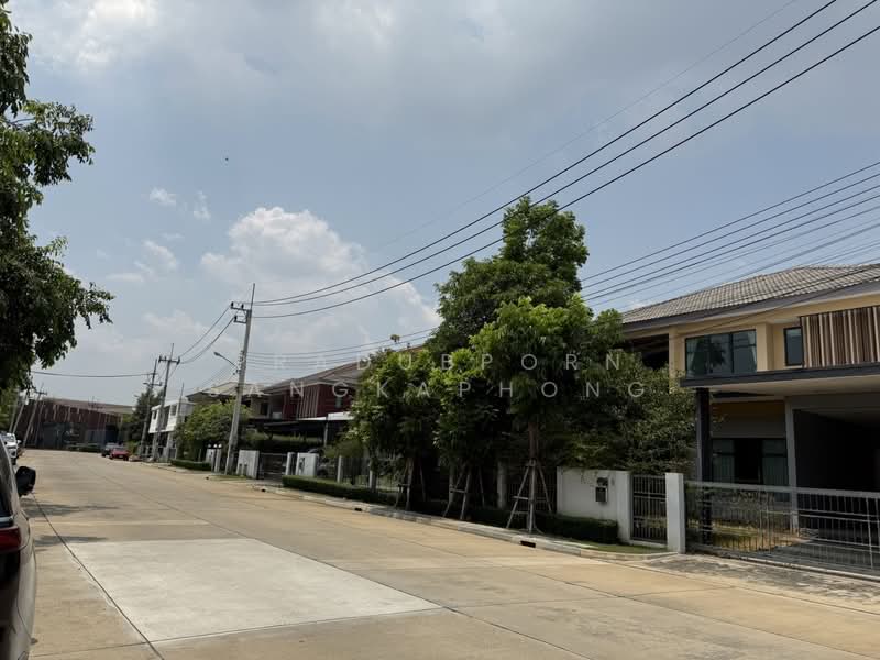 Burasiri Rangsit, Pathum Thani, Rangsit-Pathum Thani Road, Suan Pring Thai, Muang Pathum Thani, Pathum Thani, 4 Bedrooms, 282 sqm, Single Detached House For Sale, by PRADUBPORN SANGKAPHONG, 500235075 - DDproperty.com