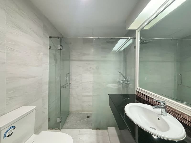 G.P. Grande Tower, Bangkok, 55 Sukhumvit 23, Khlongtoei Nua, Watthana, Bangkok, 3 Bedrooms, 220 sqm, Condo For Rent, by Bangkok House Living, 500235092 - DDproperty.com