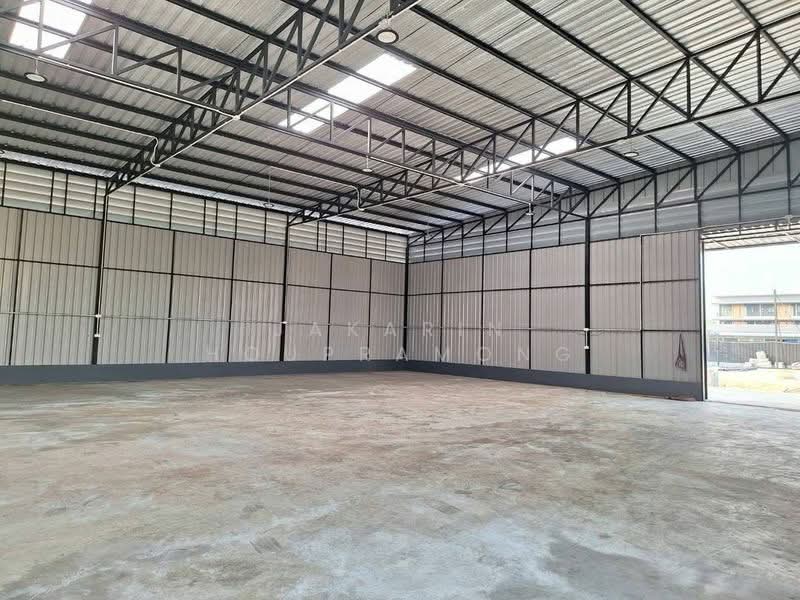 ให้เช่าโกดัง โชคชัย 4 นาคนิวาส ลาดพร้าว กรุงเทพ 264 ตรม, Bangkok, Lat Phrao, Lat Phrao, Bangkok, , 264 sqm, Warehouse/Factory For Rent, by Jakarin Houpramong, 500235127 - DDproperty.com