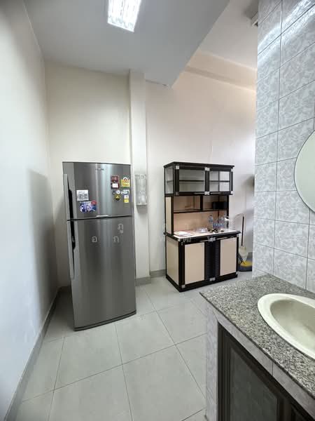 ให้เช่าทาวน์โฮม 2 ชั้น ใกล้ถนนใหญ่ พื้นที่เยอะ ทำเลเด่นแยกดาวคะนอง จอมทอง พื้นที่ใช้สอยจุใจ, กรุงเทพ, จอมทอง, จอมทอง, กรุงเทพ, 212 ตร.ม., ทาวน์เฮ้าส์ ให้เช่า, โดย ภูรดา เอกพิพัฒนา, 500235133 - DDproperty.com