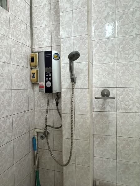 ให้เช่าทาวน์โฮม 2 ชั้น ใกล้ถนนใหญ่ พื้นที่เยอะ ทำเลเด่นแยกดาวคะนอง จอมทอง พื้นที่ใช้สอยจุใจ, Bangkok, Chom Thong, Chom Thong, Bangkok, 2 Bedrooms, 212 sqm, Townhouse For Rent, by ภูรดา เอกพิพัฒนา, 500235133 - DDproperty.com