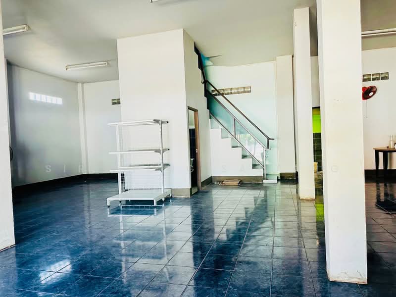 Commercial buildings 3 Unit with warehouse space, The electrical and water systems are ready for use, Chiang Rai, 1020, Huai Sak, Muang Chiang Rai, Chiang Rai, , 300 sqm, Shophouse For Sale, by Sirithong Saetang, 500235149 - DDproperty.com