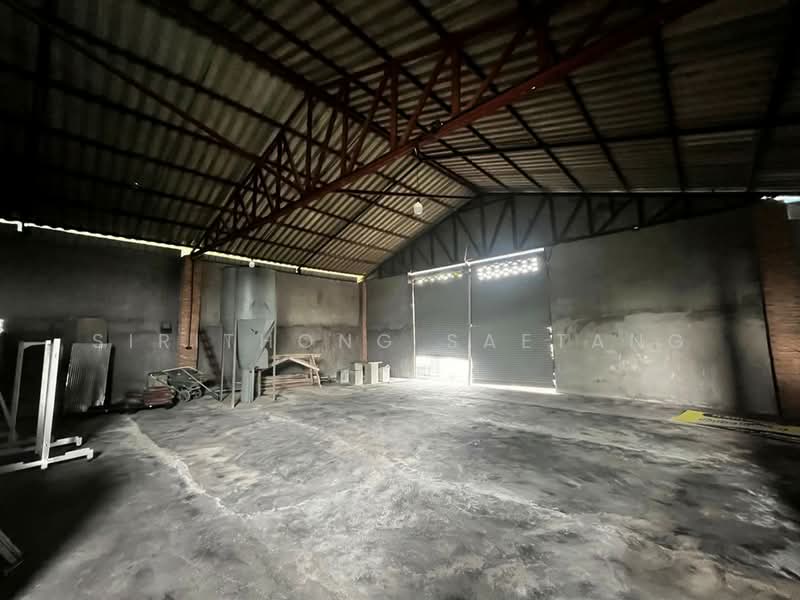 Commercial buildings 3 Unit with warehouse space, The electrical and water systems are ready for use, Chiang Rai, 1020, Huai Sak, Muang Chiang Rai, Chiang Rai, , 300 sqm, Shophouse For Sale, by Sirithong Saetang, 500235149 - DDproperty.com