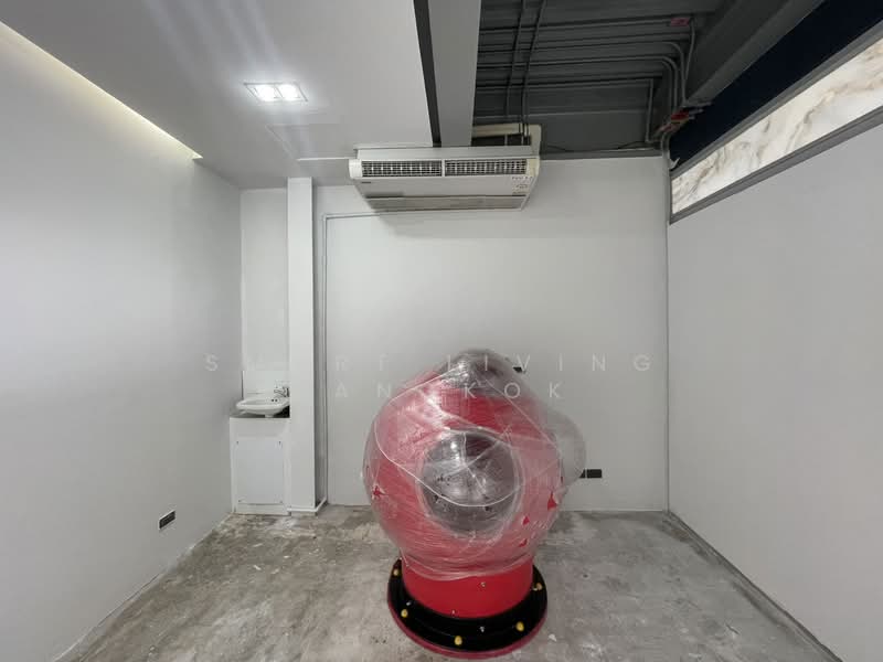 Retail Thonglor, Bangkok, Khlong Tan Nua, Watthana, Bangkok, 1 Bedroom, 50 sqm, Townhouse For Rent, by Smart Living Bangkok, 500235159 - DDproperty.com