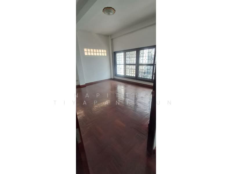 Nonsi 14, Bangkok, Chong Nonsi, Yan Nawa, Bangkok, 4 Bedrooms, 210 sqm, Townhouse For Rent, by Napittha Tiyapanitkun, 500235211 - DDproperty.com