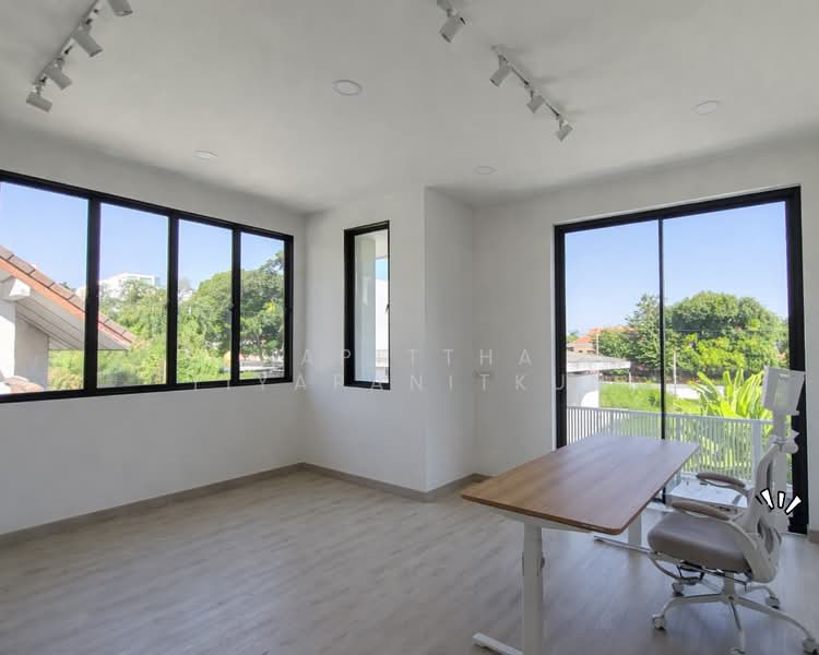 For Rent - Ratchada 32, Bangkok