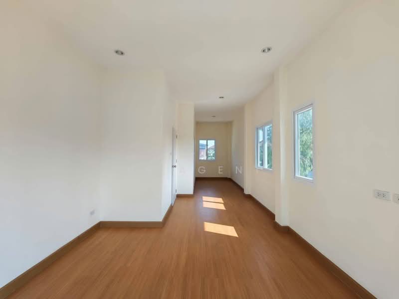 Baan Ratchaphruek Ramkhamhaeng-Suwinthawong, Bangkok, Suwinthawong Road, Saen Sab, Min Buri, Bangkok, 3 Bedrooms, 200 sqm, Single Detached House For Sale, by NR AGENT, 500235325 - DDproperty.com