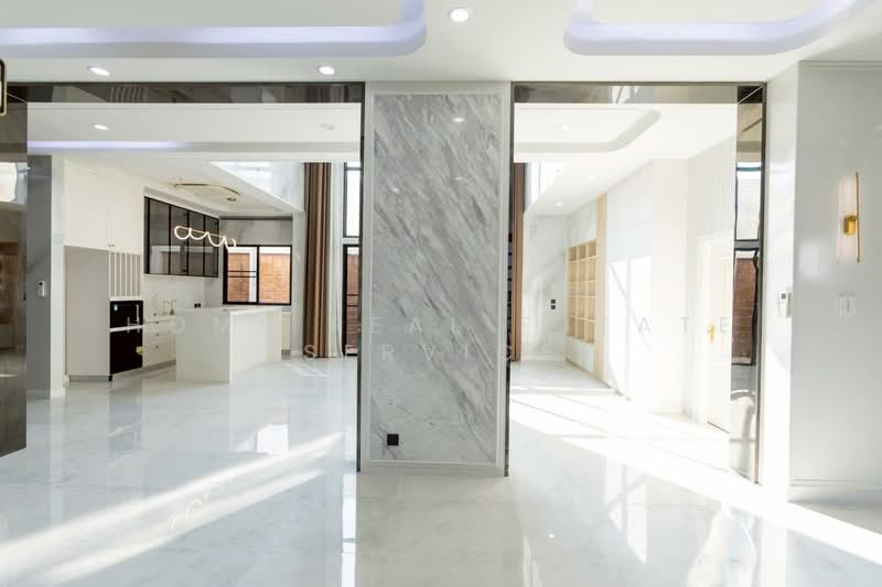 Grand Bangkok Boulevard Srinakarin : แกรนด์ บางกอก บูเลอวาร์ด ศรีนครินทร์, กรุงเทพ, ถ.ศรีนครินทร์, หนองบอน, ประเวศ, กรุงเทพ, 534 ตร.ม., บ้านเดี่ยว ขาย, โดย HOME Real Estate Service, 500235328 - DDproperty.com