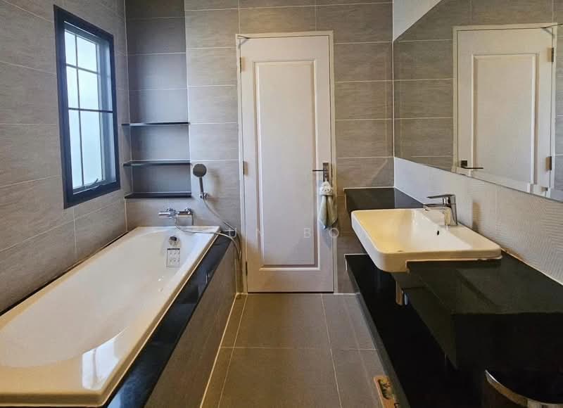 Bangkok Boulevard Sathorn-Pinklao 2, Nonthaburi, Bang Kruai-Chong Thanom Road, Mahasawat, Bang Kruai, Nonthaburi, 4 Bedrooms, 248 sqm, Single Detached House For Rent, by Khun Bow, 500235367 - DDproperty.com