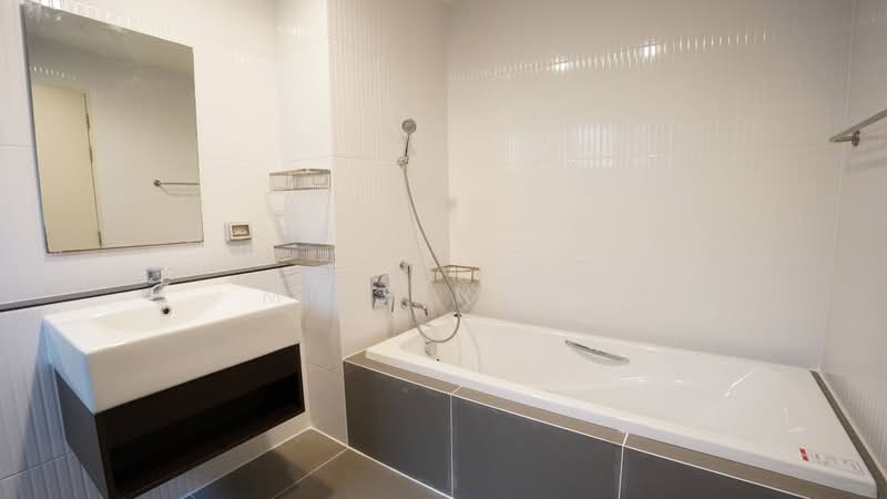 Baan Klang Muang The Edition Rama 9-Krungthep Kreetha, Bangkok, Kanchanaphisek Road 23, Saphan Sung, Saphan Sung, Bangkok, 4 Bedrooms, 218 sqm, Single Detached House For Rent, by Miss Nana, 500235374 - DDproperty.com