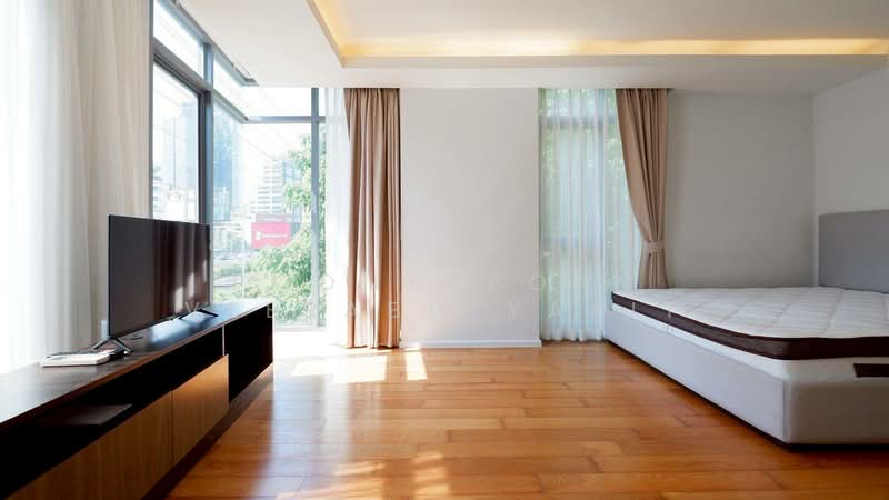 Focus Ploenchit, Bangkok, Soi Sukhumvit 2, Khlong Toei, Khlong Toei, Bangkok, 2 Bedrooms, 73 sqm, Condo For Sale, by Poonyaporn Veerabulyarit, 500235419 - DDproperty.com