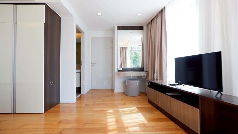 Focus Ploenchit, Bangkok, Soi Sukhumvit 2, Khlong Toei, Khlong Toei, Bangkok, 2 Bedrooms, 73 sqm, Condo For Sale, by Poonyaporn Veerabulyarit, 500235419 - DDproperty.com
