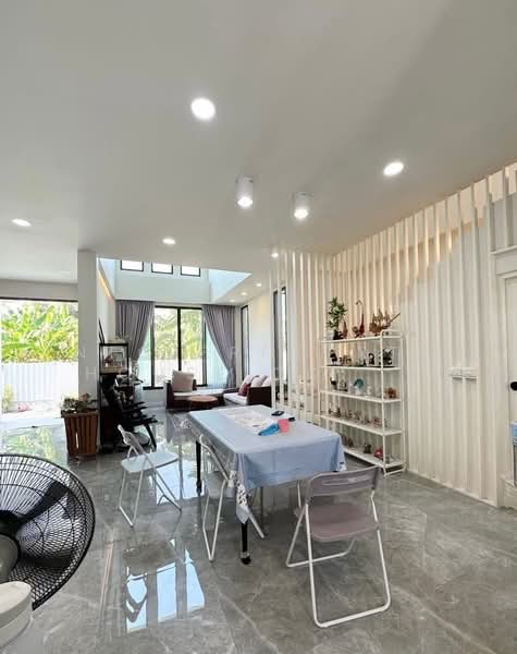 NG306 ให้เช่าบ้านเดี่ยว 2 ชั้น หลังใหญ่ พร้อมอยู่ ซอยรัชดา 32 เหมาะอยู่อาศัยและทำออฟฟิต, Bangkok, รัชดา32, Chan Kasem, Chatuchak, Bangkok, 5 Bedrooms, 300 sqm, Single Detached House For Rent, by NTG Property House Co.,Ltd., 500235425 - DDproperty.com
