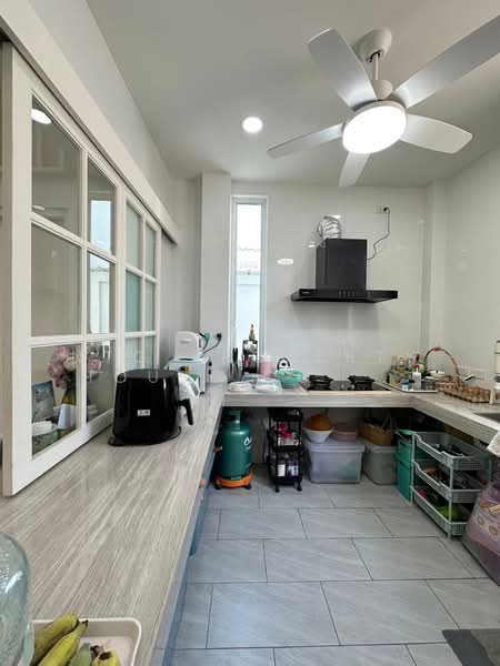 NG306 ให้เช่าบ้านเดี่ยว 2 ชั้น หลังใหญ่ พร้อมอยู่ ซอยรัชดา 32 เหมาะอยู่อาศัยและทำออฟฟิต, กรุงเทพ, รัชดา32, จันทรเกษม, จตุจักร, กรุงเทพ, 300 ตร.ม., บ้านเดี่ยว ให้เช่า, โดย NTG Property House Co.,Ltd., 500235425 - DDproperty.com