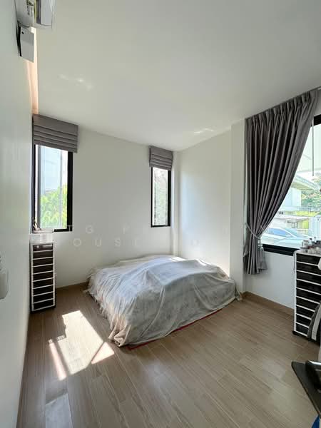 NG306 ให้เช่าบ้านเดี่ยว 2 ชั้น หลังใหญ่ พร้อมอยู่ ซอยรัชดา 32 เหมาะอยู่อาศัยและทำออฟฟิต, Bangkok, รัชดา32, Chan Kasem, Chatuchak, Bangkok, 5 Bedrooms, 300 sqm, Single Detached House For Rent, by NTG Property House Co.,Ltd., 500235425 - DDproperty.com