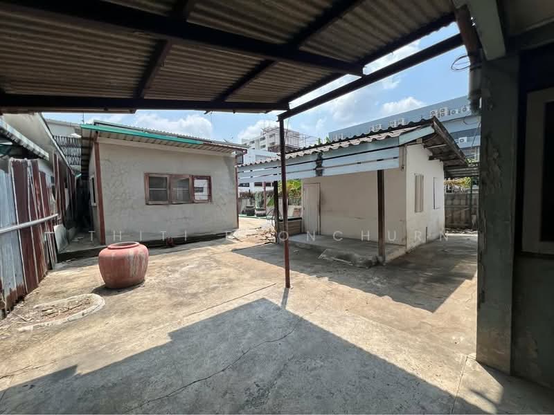 Detached House, Land and House, Ekkamai Soi 22, Bangkok, Khlong Tan Nua, Watthana, Bangkok, 3 Bedrooms, 300 sqm, Single Detached House For Rent, by Thiti Boonchurn, 500235493 - DDproperty.com