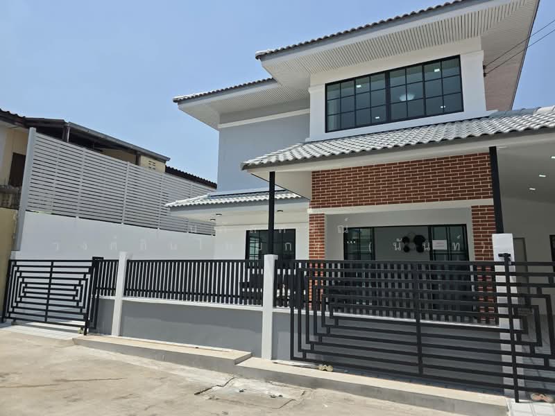 หมู่บ้าน เอกกวิน ถนนเลียบคลองสอง4 คลองสามวา, กรุงเทพ, เลียบคลองสอง, สามวาตะวันตก, คลองสามวา, กรุงเทพ, 200 ตร.ม., บ้านเดี่ยว ขาย, โดย นภัสศรณ์ วงศ์สินไทยกร (นันท์), 500235505 - DDproperty.com