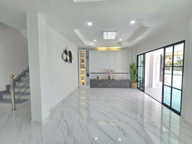 หมู่บ้าน เอกกวิน ถนนเลียบคลองสอง4 คลองสามวา, Bangkok, เลียบคลองสอง, Sam Wa Tawan Tok, Khlong Sam Wa, Bangkok, 5 Bedrooms, 200 sqm, Single Detached House For Sale, by นภัสศรณ์ วงศ์สินไทยกร (นันท์), 500235505 - DDproperty.com