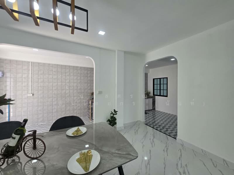 หมู่บ้าน เอกกวิน ถนนเลียบคลองสอง4 คลองสามวา, Bangkok, เลียบคลองสอง, Sam Wa Tawan Tok, Khlong Sam Wa, Bangkok, 5 Bedrooms, 200 sqm, Single Detached House For Sale, by นภัสศรณ์ วงศ์สินไทยกร (นันท์), 500235505 - DDproperty.com