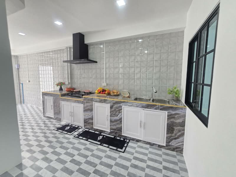 หมู่บ้าน เอกกวิน ถนนเลียบคลองสอง4 คลองสามวา, Bangkok, เลียบคลองสอง, Sam Wa Tawan Tok, Khlong Sam Wa, Bangkok, 5 Bedrooms, 200 sqm, Single Detached House For Sale, by นภัสศรณ์ วงศ์สินไทยกร (นันท์), 500235505 - DDproperty.com