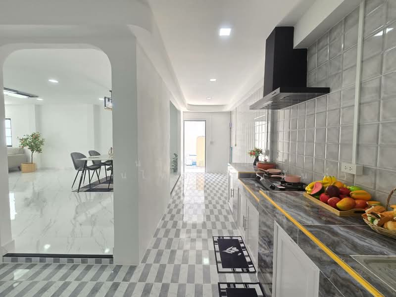 หมู่บ้าน เอกกวิน ถนนเลียบคลองสอง4 คลองสามวา, Bangkok, เลียบคลองสอง, Sam Wa Tawan Tok, Khlong Sam Wa, Bangkok, 5 Bedrooms, 200 sqm, Single Detached House For Sale, by นภัสศรณ์ วงศ์สินไทยกร (นันท์), 500235505 - DDproperty.com