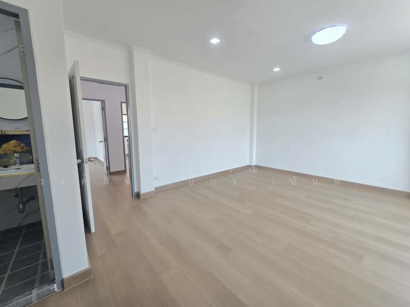 หมู่บ้าน เอกกวิน ถนนเลียบคลองสอง4 คลองสามวา, Bangkok, เลียบคลองสอง, Sam Wa Tawan Tok, Khlong Sam Wa, Bangkok, 5 Bedrooms, 200 sqm, Single Detached House For Sale, by นภัสศรณ์ วงศ์สินไทยกร (นันท์), 500235505 - DDproperty.com