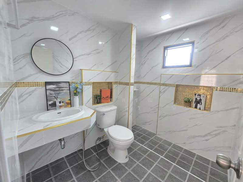 หมู่บ้าน เอกกวิน ถนนเลียบคลองสอง4 คลองสามวา, Bangkok, เลียบคลองสอง, Sam Wa Tawan Tok, Khlong Sam Wa, Bangkok, 5 Bedrooms, 200 sqm, Single Detached House For Sale, by นภัสศรณ์ วงศ์สินไทยกร (นันท์), 500235505 - DDproperty.com