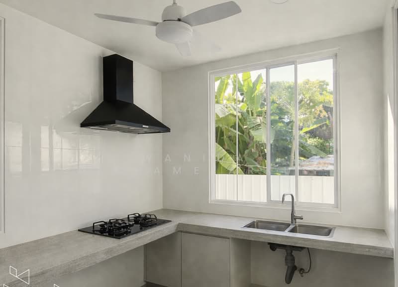 Large detached house in Soi Ratchada 32. 2-story house, 300 sq.m. usable area, 5 bedrooms, 4 bathroo, Bangkok, ถนนลาดพร้าว-วังหิน และถนนเลียบด่วนรามอินทรา, Chan Kasem, Chatuchak, Bangkok, 5 Bedrooms, 300 sqm, Single Detached House For Rent, by Wanida Dechametarkul, 500235530 - DDproperty.com