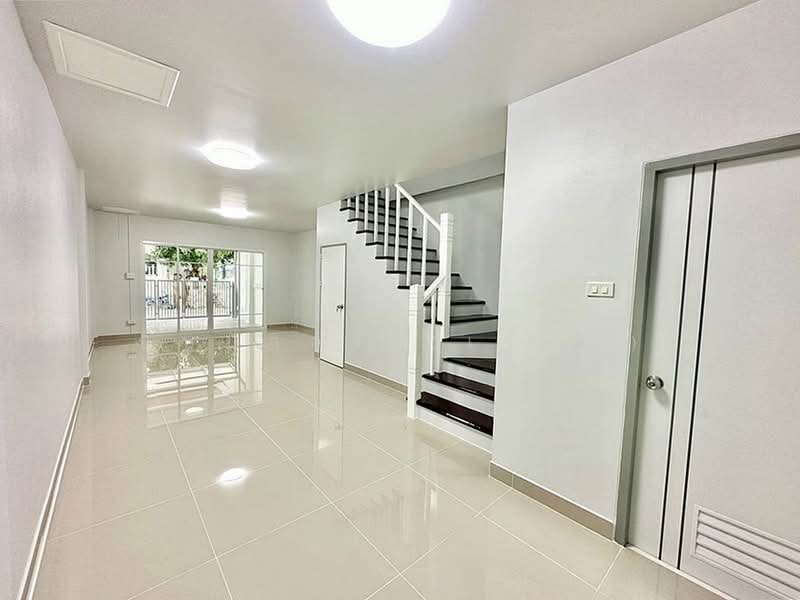 Piyawararom Village Phase 3 : หมู่บ้านปิยวรารมย์ เฟส 3, นนทบุรี, ถนนบ้านกล้วย-ไทรน้อย, ไทรน้อย, ไทรน้อย, นนทบุรี, 110 ตร.ม., ทาวน์เฮ้าส์ ขาย, โดย บุษบากร (เจี๊ยบ), 500235538 - DDproperty.com