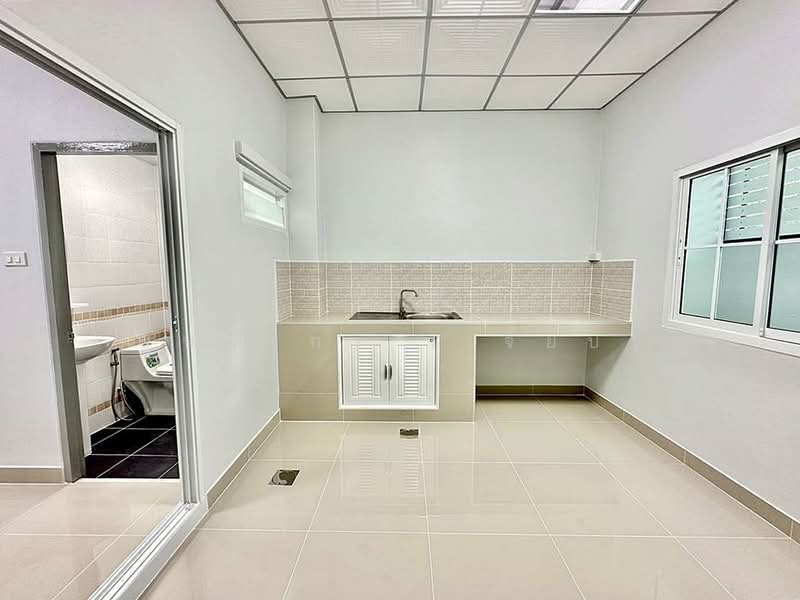 Piyawararom Village Phase 3 : หมู่บ้านปิยวรารมย์ เฟส 3, นนทบุรี, ถนนบ้านกล้วย-ไทรน้อย, ไทรน้อย, ไทรน้อย, นนทบุรี, 110 ตร.ม., ทาวน์เฮ้าส์ ขาย, โดย บุษบากร (เจี๊ยบ), 500235538 - DDproperty.com