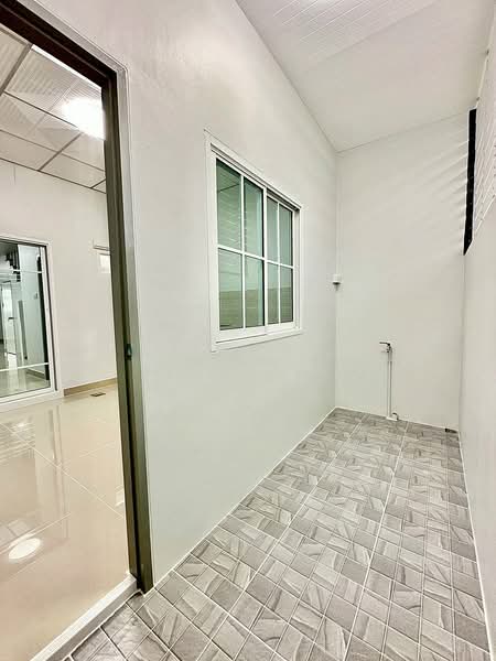 Piyawararom Village Phase 3 : หมู่บ้านปิยวรารมย์ เฟส 3, นนทบุรี, ถนนบ้านกล้วย-ไทรน้อย, ไทรน้อย, ไทรน้อย, นนทบุรี, 110 ตร.ม., ทาวน์เฮ้าส์ ขาย, โดย บุษบากร (เจี๊ยบ), 500235538 - DDproperty.com