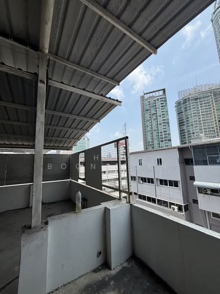 For Rent 600sqm Shophouse Sukhumvit BTS Phra Khanong, Bangkok, Phra Kanong, Khlong Toei, Bangkok, , 600 sqm, Shophouse For Rent, by Thiti Boonchurn, 500235541 - DDproperty.com