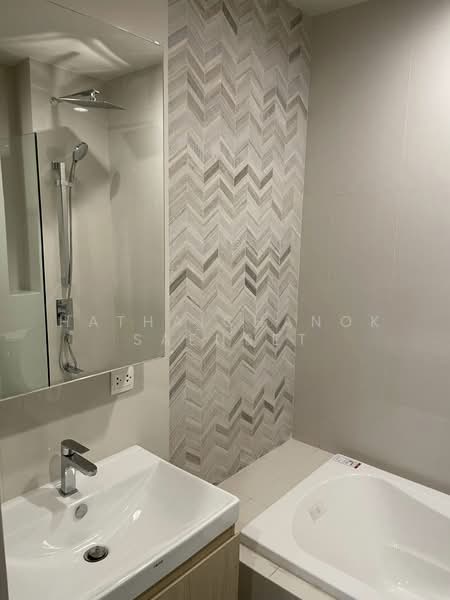 Oka Haus Sukhumvit 36, Bangkok, 3399 Rama 4 Road, Khong Tan, Khlong Toei, Bangkok, 1 Bedroom, 35 sqm, Condo For Rent, by Hathaichanok Saenset, 500235559 - DDproperty.com