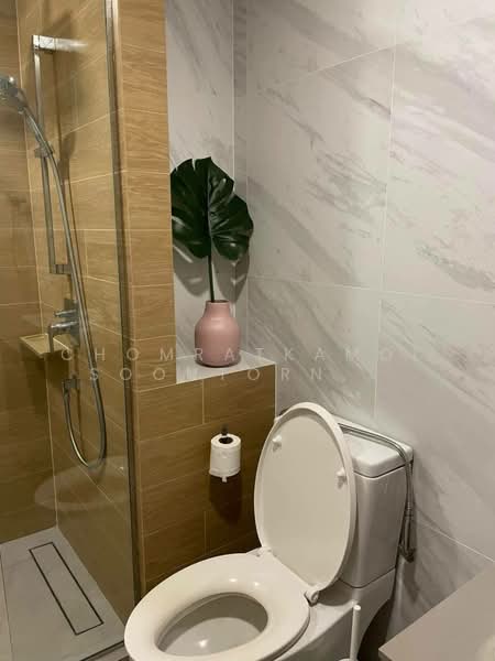 Taka Haus, Bangkok, 99 Soi Ekamai 10, Khlong Tan Nua, Watthana, Bangkok, 2 Bedrooms, 49 sqm, Condo For Rent, by Chomratkamol Soontorntarawong (Gor), 500235587 - DDproperty.com