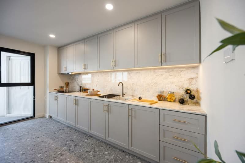 Grand Ville House 2, Bangkok, Soi Sukhumvit 19, Khlongtoei Nua, Watthana, Bangkok, 3 Bedrooms, 276 sqm, Condo For Sale, by Chomratkamol Soontorntarawong (Gor), 500235633 - DDproperty.com