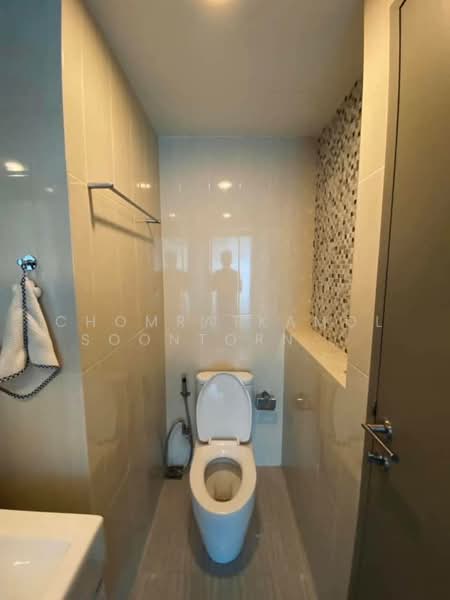 Life Ratchadapisek, Bangkok, 279 Ratchadapisaek Road, Huai Khwang, Huai Khwang, Bangkok, 2 Bedrooms, 66 sqm, Condo For Sale, by Chomratkamol Soontorntarawong (Gor), 500235635 - DDproperty.com