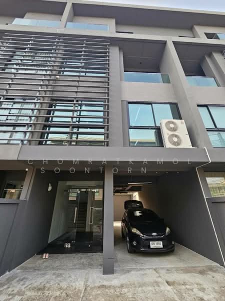 ขาย - Laddarom Ekkamai-Ramintra : ลัดดารมย์ เอกมัย-รามอินทรา, กรุงเทพ