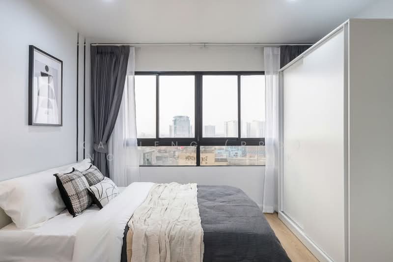 Lumpini Place Pinklao, Bangkok, 28 Borommaratchachonnani Road, Bang Bamru, Bang Phlat, Bangkok, 1 Bedroom, 30 sqm, Condo For Sale, by Kanueng (Pro) Noppornpitak, 500235675 - DDproperty.com